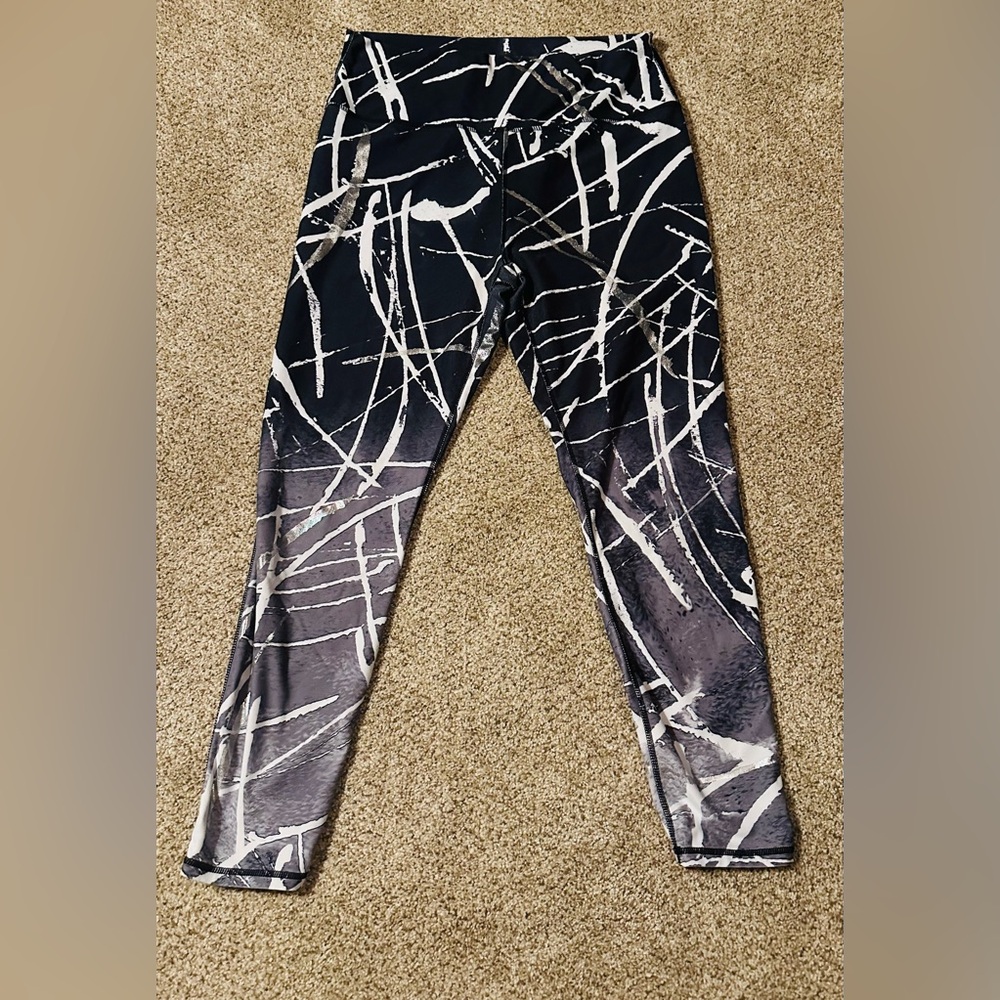 Fabletics Abstract Cropped Leggings Large